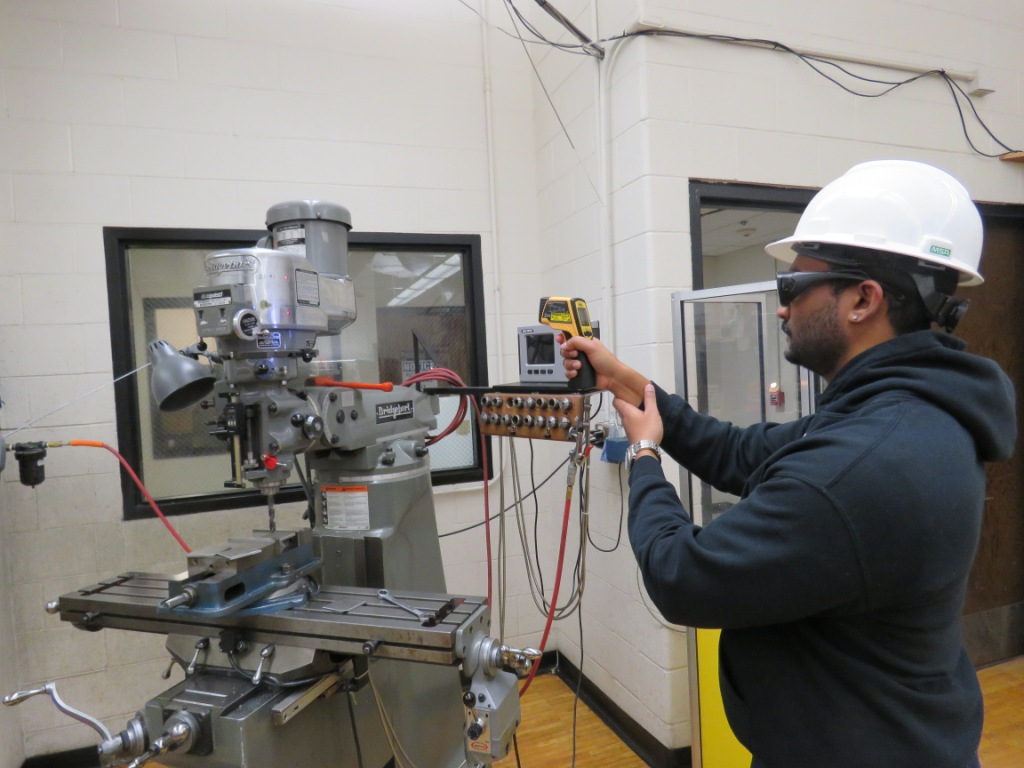 Measuring the temperature using the infrared heat sensor